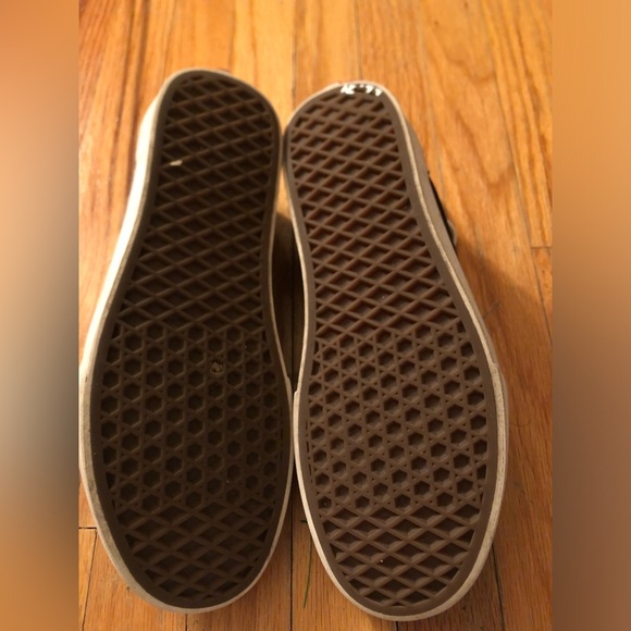 Vans - Picture 5 of 6